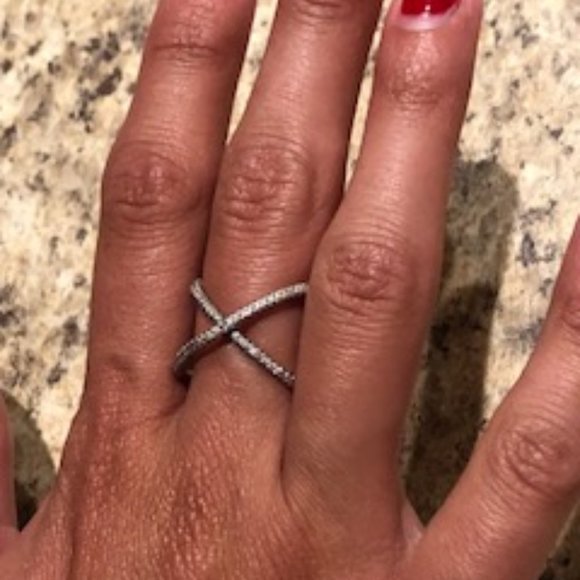 STERLING SILVER CRISSCROSS RING - Picture 3 of 3